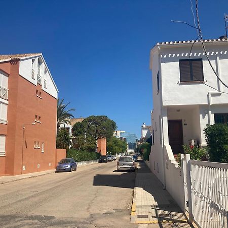 Chalet Adosado En Urbanizacion Con Precioso Jardin Дения Экстерьер фото