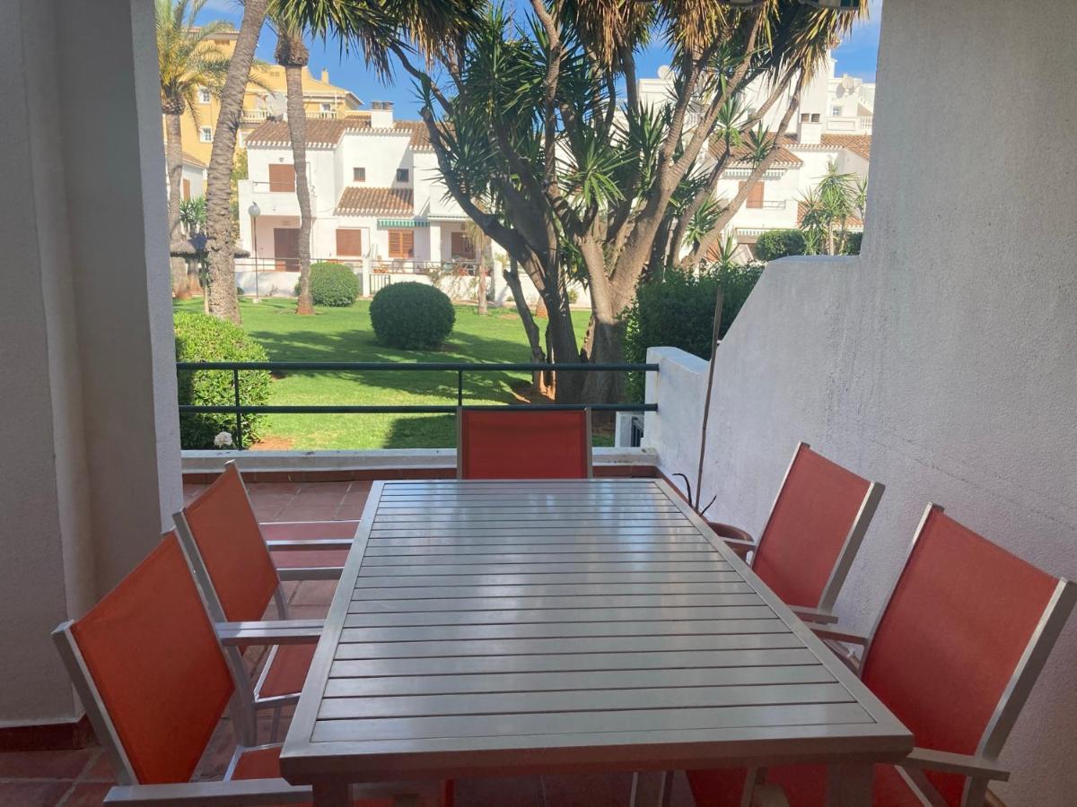 Chalet Adosado En Urbanizacion Con Precioso Jardin Дения Экстерьер фото