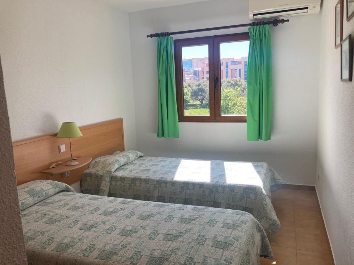 Chalet Adosado En Urbanizacion Con Precioso Jardin Дения Экстерьер фото